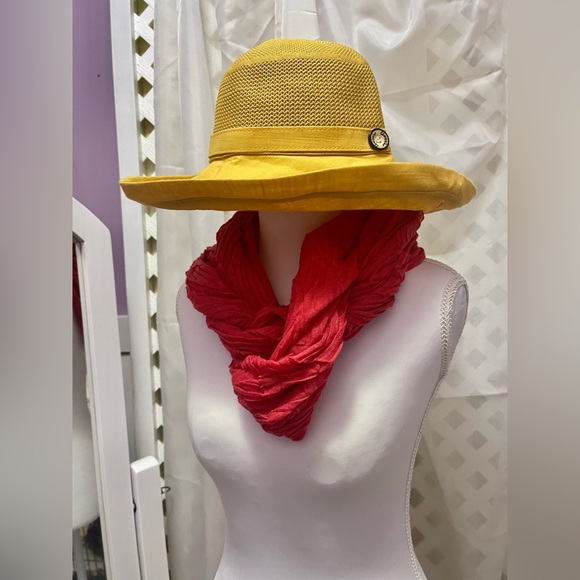 Accessories - Yellow Wide-Brimmed Travel Hat